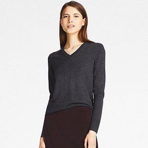 Uniqlo Extra Fine Merino V-Neck Sweater - Charcoal Grey - S